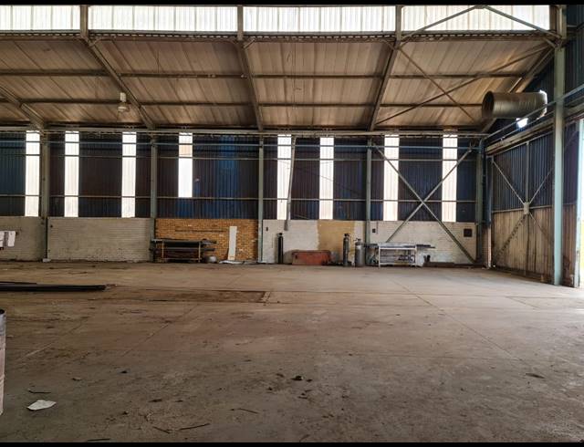 1,000M² WAREHOUSE TO LET IN WADEVILLE